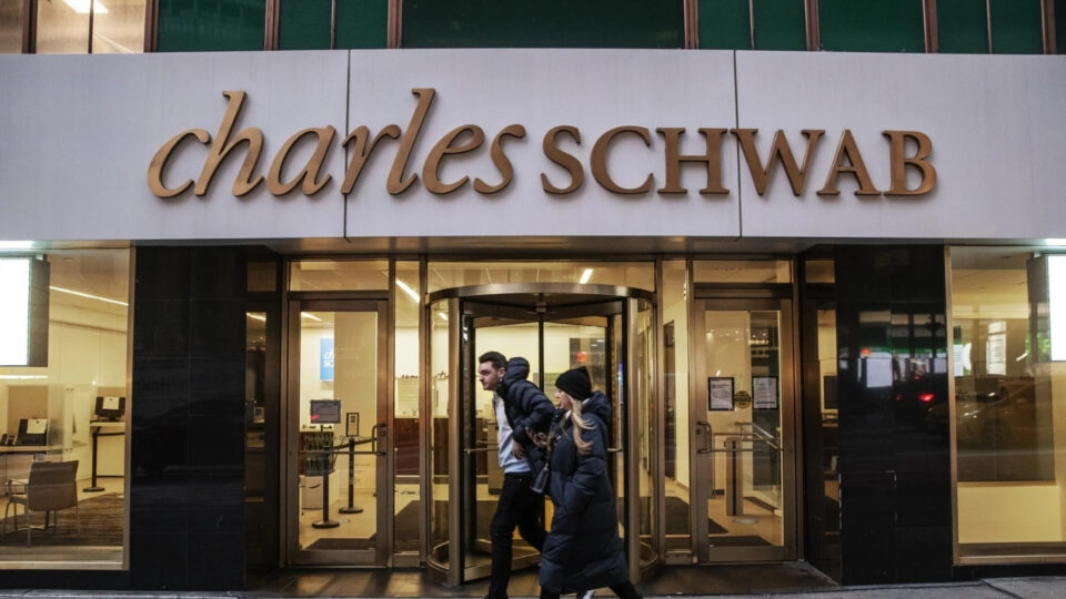 Bank-signage-Charles-Schwab Eagle Master